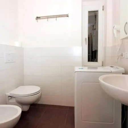 Modern Design Luminoso Montano Apartment *